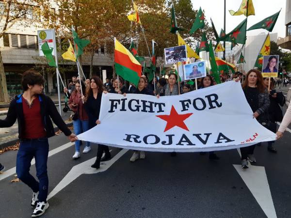 ANF | Tausende für Rojava auf den Straßen