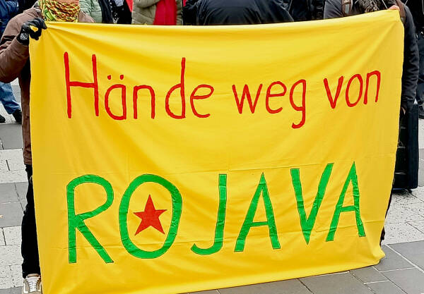 ANF | „Bijî Berxwedana Rojava!“ in vielen Städten